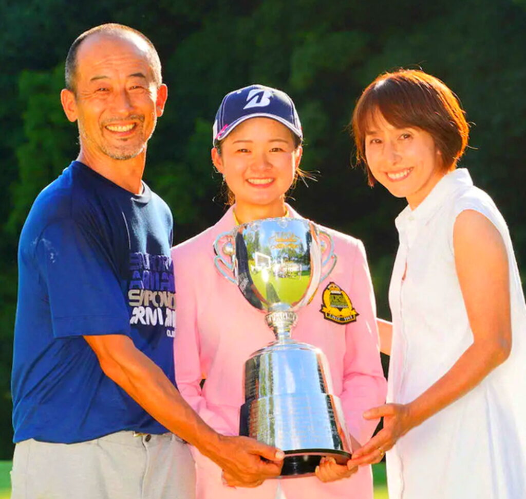 川崎春花 母 父